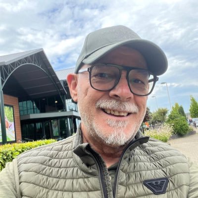 I m from Spain 🇪🇸
Living in the Netherlands 🇳🇱 hoogeveen 🏠no ☎️