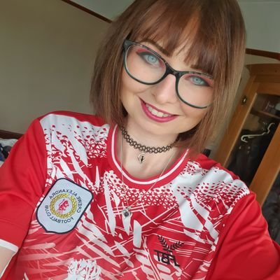 27, Love photography and crochet! Crewe football supporter. Crochet insta- Bumblebydesign 
😢17/12/19 Love you always Nan ♥️
🥰🥰18/09/20 In a relationship 🥰🥰