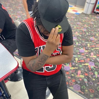 6’1 260 DT⛓|Email:yavid16@icloud.com | Manchester University DT C/O 2026🖤💛 | Phone number 478-283-8187