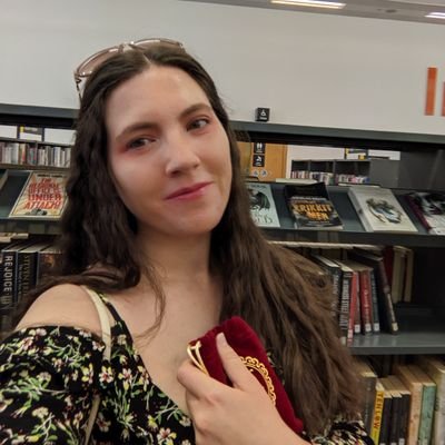 velvetopusreads's profile picture. 