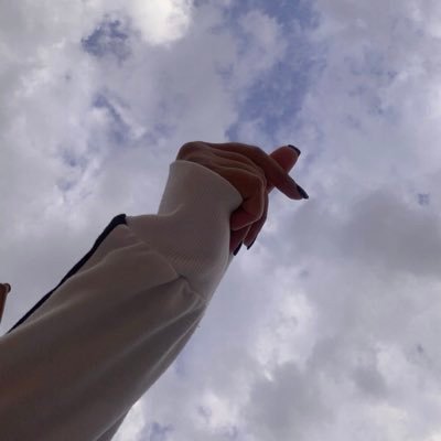كـنـ فـ الـحـياهـ كـ عـابـر سـبـيـلـ وأتـركـ ورائـكـ كـلـ أسـر جـمـيلـ..
