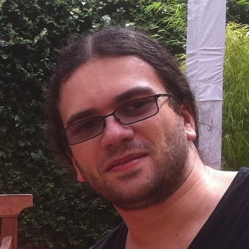 Fanático por HQs/Animes/Computadores e Jogos em geral. Trabalhando com informática e tentando achar algum sentido na vida.