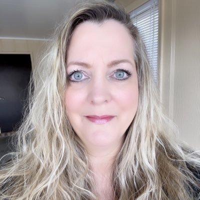 Tracesings's profile picture. Georgia girl in Alabama! I’m a Jesus lovin' girl who also loves my family, sports, to sing, cook, & work in the hotel industry (not all at the same time)!