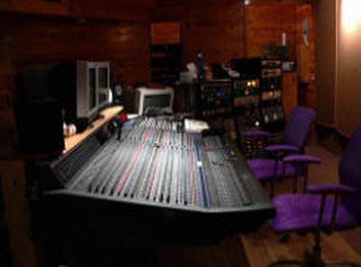 Welcome to NJ’s Premiere Recording and rehearsal Facility!The Jam Room Music Complex is located 1805 Highway 9 North in Howell NJ 07731 732-308-3039