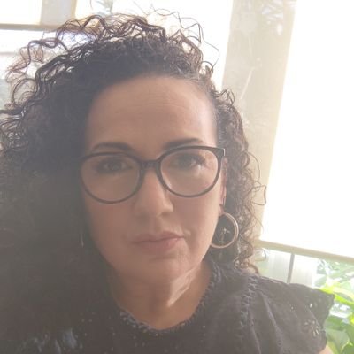 LilianFlowers's profile picture. Biografía en re construcción.