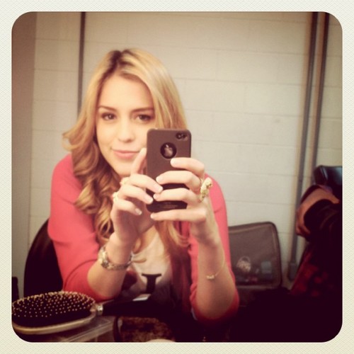 Follow Me ? | Moderadoras @SophiaMyRebelde  @RbrLuaBlanco @Fc_Soso_Abrahao