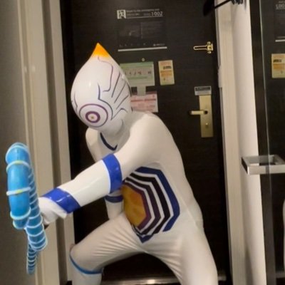 戦隊やライダーに出てくる戦闘員に憧れ、ときにゼンタイ着て変身したりしています。
戦闘員・ゼンタイ関連のことしか記述しませんので、更新はそんなにないと考えてください。