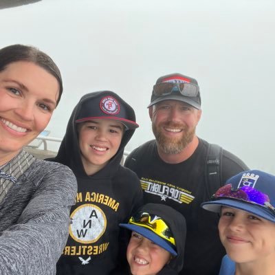 Awesome wife, Three boys. Head Wrestling Coach at Valley West Des Moines. Iowa/USAW. KC Royals fan