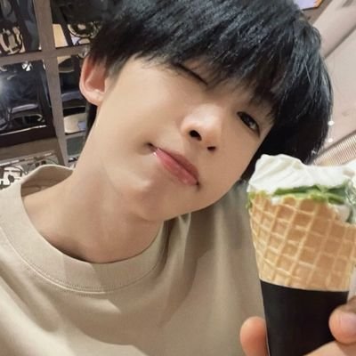 linlyy_'s profile picture. 17/02/2021. 
Yêu em Sữa nhất nhà 🥺❤