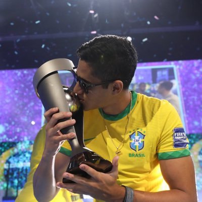 20y /EAFC Pro player/South America Playoffs Champion 🏆/ Champion E-nations eWorld Cup 🏆/Top 3-4 E-club World Cup/Top 25 Mundial