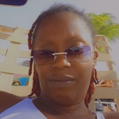 head nurse in dialyse center. 3 boys.
dialysis nurse 1 year in sint maarten