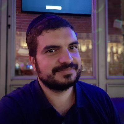 Frontend architect, javascript and micro-interactions addict. 

Working on Tzippor, 100% free mobile app that can generate answers and quote for Twitter