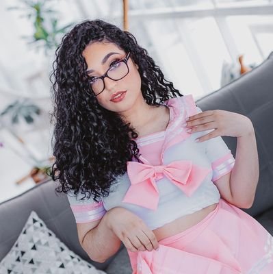 💗 Your online gamer girlfriend 💗
Just a nerd girl that creates videogames & cosplays 👉👈 https://t.co/xtyYr57Wsr