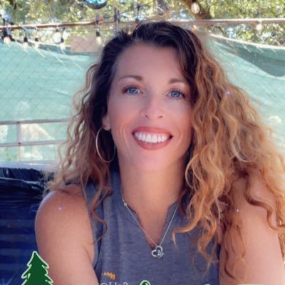 Paperluvsglue's profile picture. Music Lover~Concert Junkie~Traveling Bar Boss~ FREEPOUR⚜️PRODUCTION~SoHo