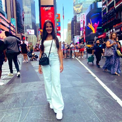 DiraniDina's profile picture. 