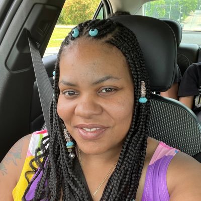 I love to make ppl 😂 easy to get along with😊 I love my family and traveling always on social media showing my talents