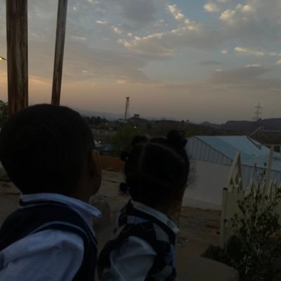 . -اعلم أن الله لم يبتليك ليعذبك، وإنما ابتلاك ليهذبك. -بعض التغريدات مقتبسه من كتاباتي.