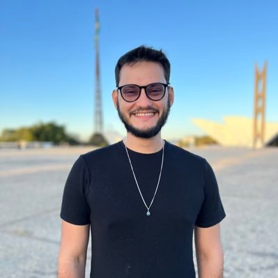 Dev desde 2008, hoje full stack engineer pra gringa :) Carioca morando em Goiânia e vegetariano! 🌱