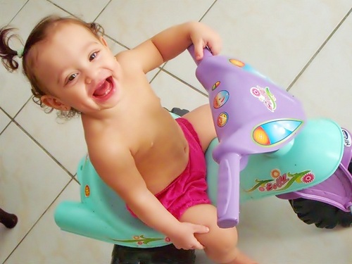 Vote na bebê mais linda do concurso Avon Baby