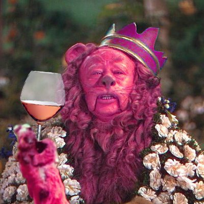 Het twitteraccount van De Rosé Leeuw. Ik ben roze met een rosé mentaliteit. Rosé is wat ons *hik* bindt! 🏳️‍🌈🏳️‍⚧️ #realistischrose 🦁❤🍷

Parodie met rosé.