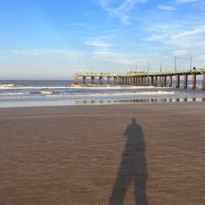 RealGustXD's profile picture. Perro caliente con todo. Surreal.