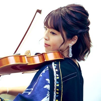 沖増菜摘 (okimasu natsumi) violin player / 広島県尾道市出身 / 東京芸術大学卒 / Recording studio works / Live support / okimasu DJV strings / 亡き祖父はこんにゃく博士 / 二児の母