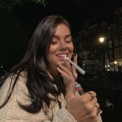 102kcals's profile picture. 