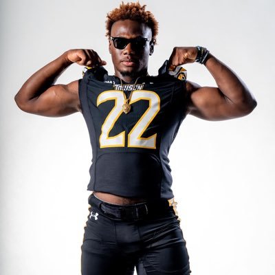 TRUST GOD, TRUST YOURSELF✝️🌟 LINEBACKER @ TOWSON UNIVERSITY 🐯     My Journey To Becoming is available on Amazon and on my website