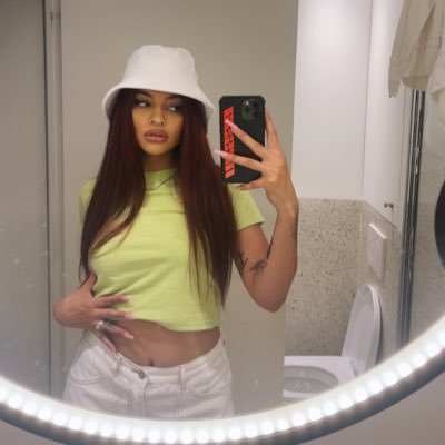 simplynessa15 Profile Picture