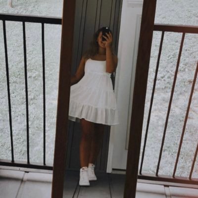 ranaeschwartz03's profile picture. 