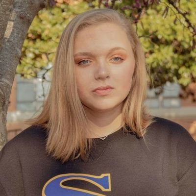 •Majoring in Professional Fangirl 🤩
°Double Minor in Overthinking and Indecisiveness 🤯⚖️
💙91.9 FM Weekday Wakeup Call🎙️📻
💛The Southeastern Newspaper 📝📷