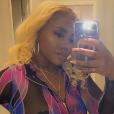 foreigncurves_'s profile picture. 👻: justmana_15 / IG: foreigncurves_