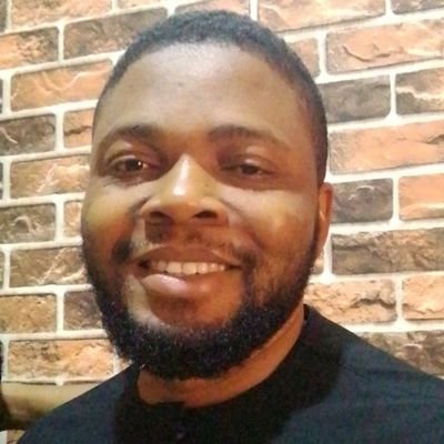 Everyone ain't your friend because they stand close to you!!!
Igbo man!