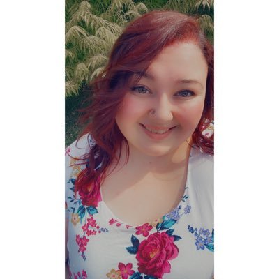 24 year old Twitch streamer/cosmetologist! #TeamGodvek #krakkakrew #BaconsLair Don't forget to join my discord! https://t.co/j9KDRFE9fC