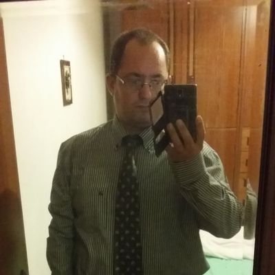 maxvolumerulez's profile picture. credere nell'amore eterno è come aspettare babbo natale la notte del 25 dicembre