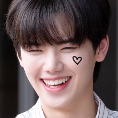 for lead vocalist + vocal tone fairy, visual with the prettiest healing smile, #ź°ėÆ¼ķ¬ of #CRAVITY š | amy, she/her | semi-ia bc of college :(