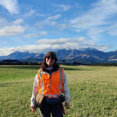 PhD student @OtagoGeology 🇳🇿; BSc & MSc @GeocienciasPUC 🇨🇱
🌋 Thermal focusing in fissure eruptions with Artificial Fissure experiments 👩🏻‍🔬