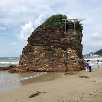 日本のとある町で小さいサロンを経営してます。隠れ家サロンということで隠れ投稿となりますので顔出しはNGですw独り言のようにゆるーく投稿していきますので「なんだこいつは?」と気になっていただけましたら是非のぞいていってください^^