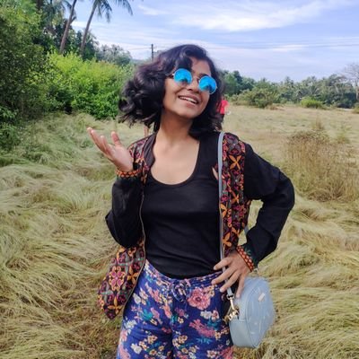 rooohini_'s profile picture. 