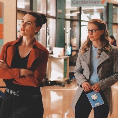 supercorp paralleling a canon/fanon couples ♥️💙