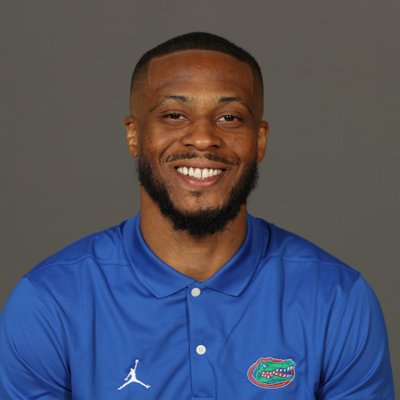 Kylie, Elijah & Everleigh’s Pops 💚💚💚

🐊🏀 Director of Player Development 

I'm only human, just a man...God gave me a gift, I'm doing the best that I can 🤞🏾🙏🏾