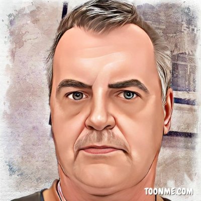 Wielbiciel węgierskiego Tokaju i secesji w Budapeszcie. Z sentymentem odwiedzający Lwów i Wilno. Niegardzący piwem zwłaszcza własnym pod marką