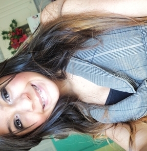 Stefany , leonina, são paulina, chata, ciumenta,amo chocolate e timida  ! .