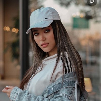 vaniakamrani's profile picture. 😋👍