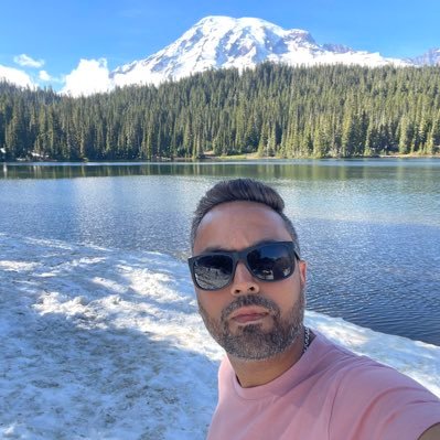 Love to build; connections, software and more. Amazonian. Keen traveller.