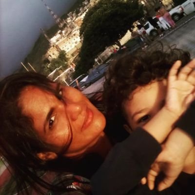 djesslo's profile picture. Soñadora y realista a la vez. Soy de la masa sumergida en una sociedad de valores y principios confrontados por el poder y el clasismo.
#Radical
#Rock 🎶🎸