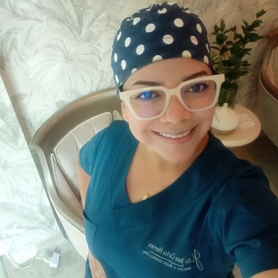Soy la combinacion perfecta entre el amar, ayudar y sonreir ,Instrumentadora Quirúrgica, me encanta atender a mis pacientes...Barranquillera a mucho honor!!