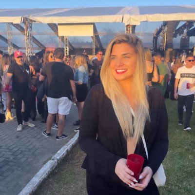 Residente jurídica na PGE/SC e concurseira - uso o tt apenas para isso. Direito por amor, infelizmente.