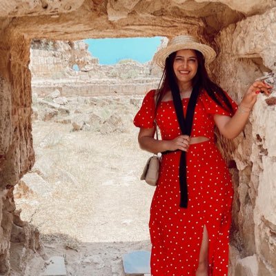 En büyük hayalim, nikah masasında zombiye dönüşen gelin olmak.