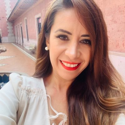 Michoacana,madre, esposa, maestra, apasionada por el servicio, Candidata a Diputada Federal, Directora del COBAEM CEM Zamora, actual Regidora Jacona Michoacán